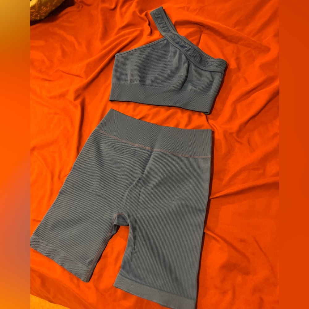 Amazon workout outfit